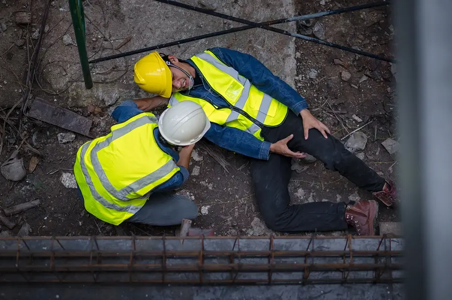 I Slipped on Wet Debris and Fell from a Scaffold at a NY Construction Site — Can I Sue?