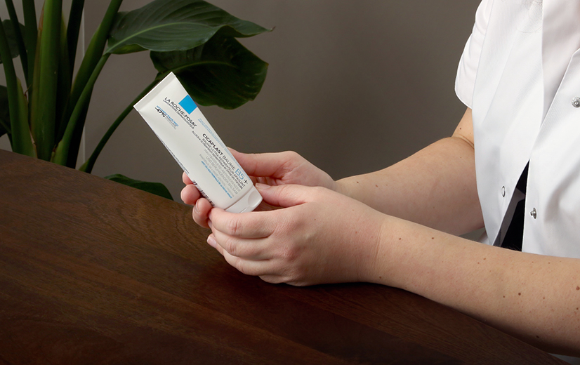 Nazorg laseren, herstel van de huid met La Roche-Posay Cicaplast Baume B5. 