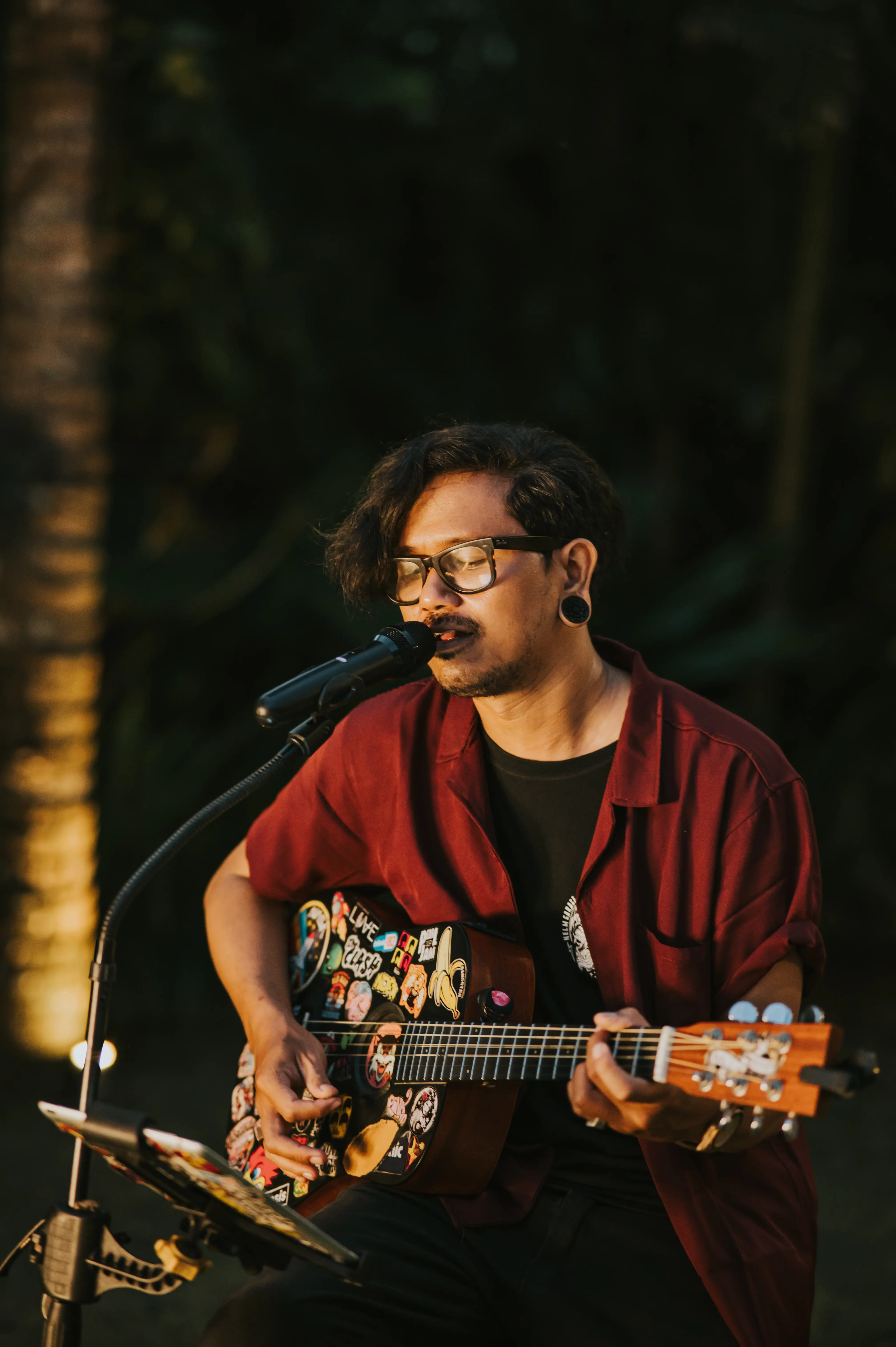 Private proposal in Bali with live music and intimate setting