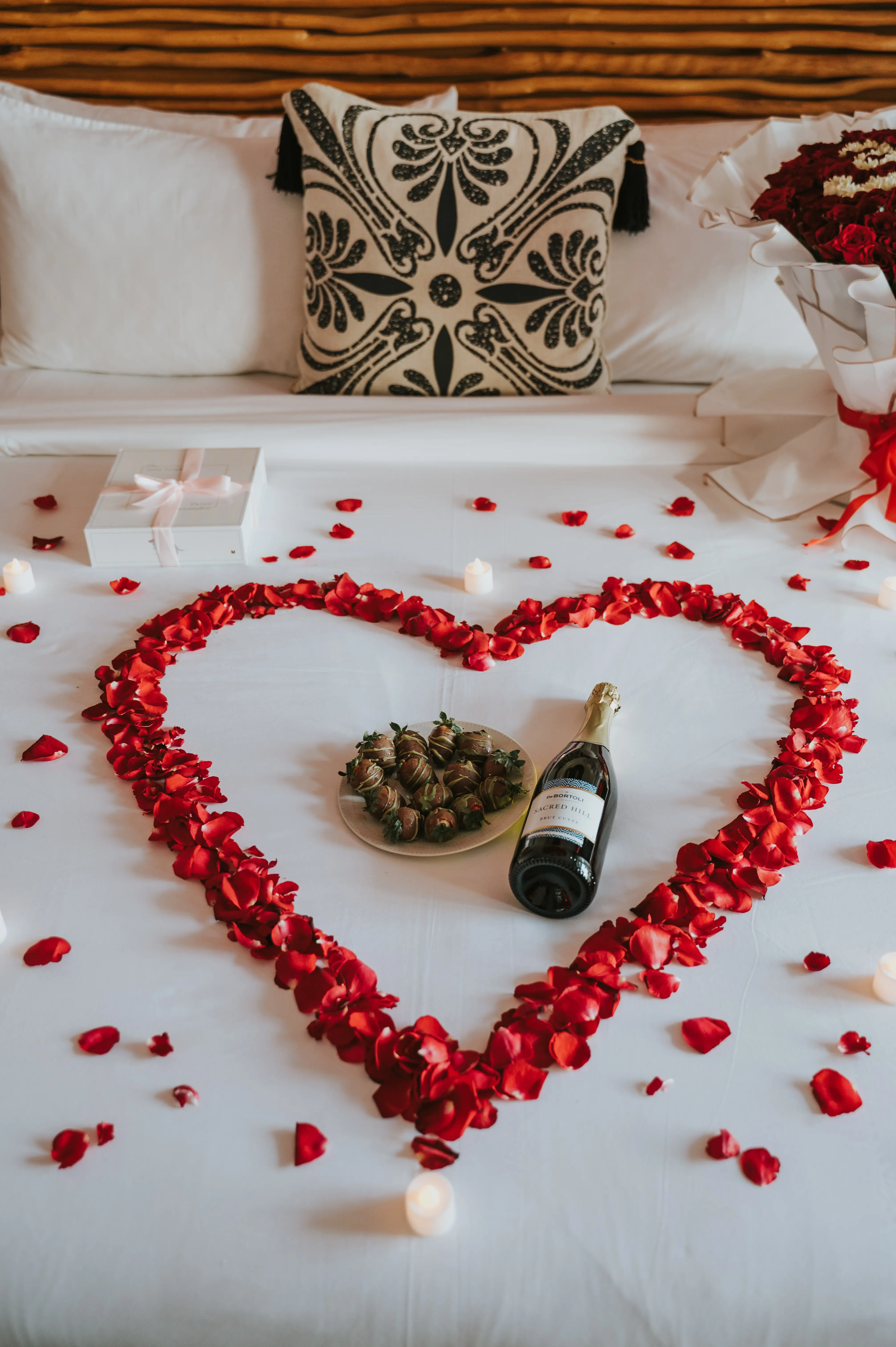 Minimalist heart rose decoration in luxury Bali villa bedroom