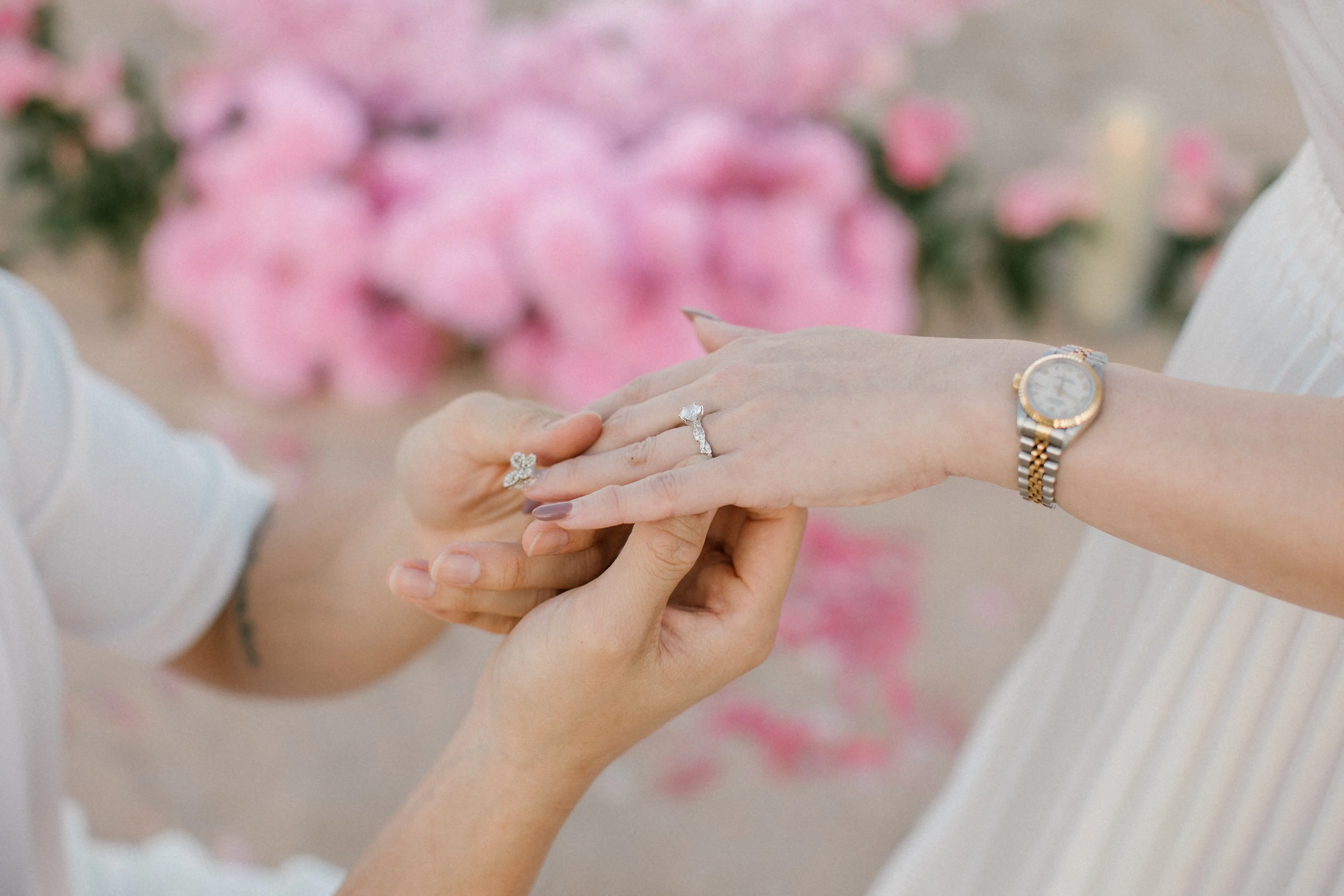 Engagement moment with diamond rind in Bali