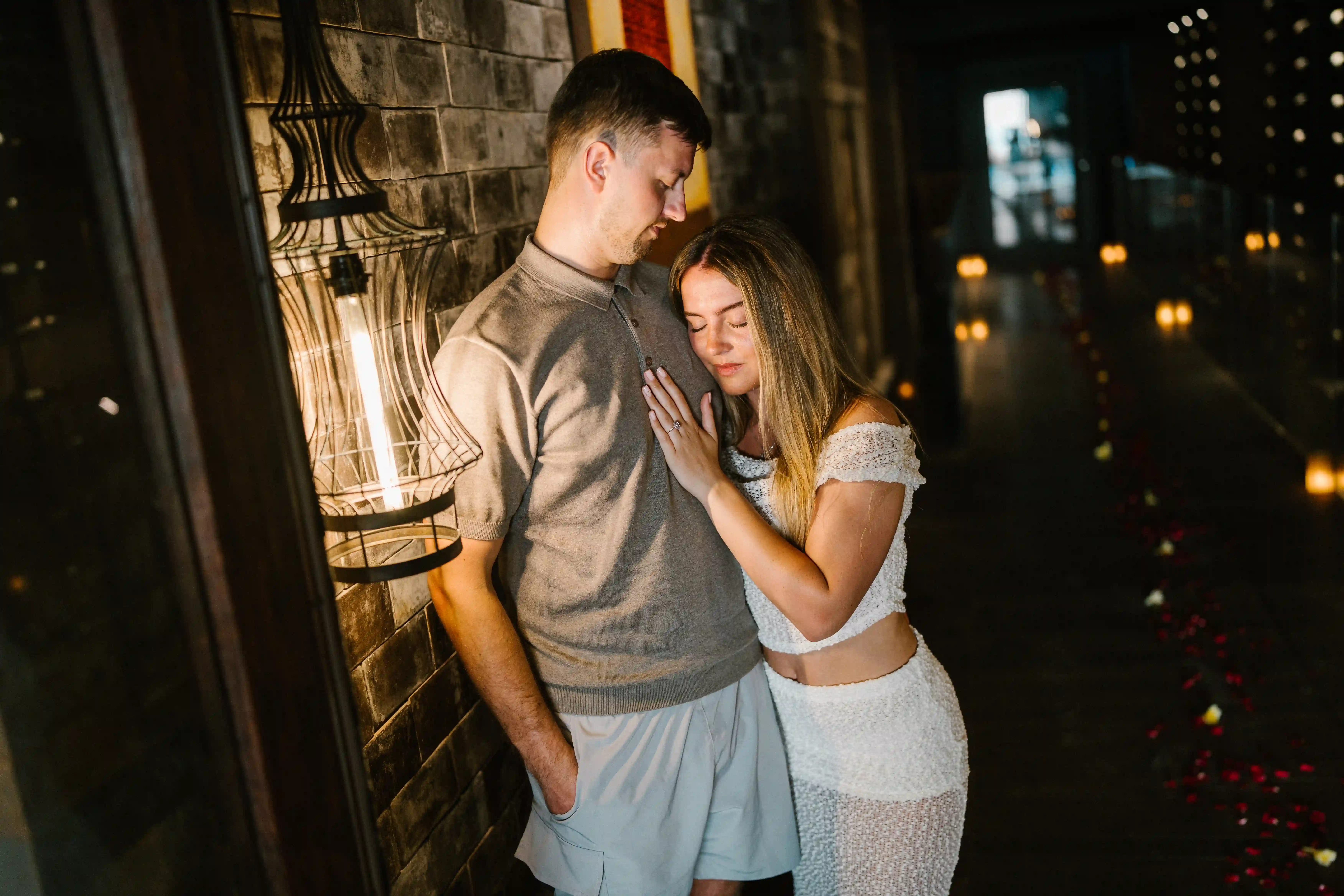 Emotional marriage proposal in Bali – surprise engagement moment.
