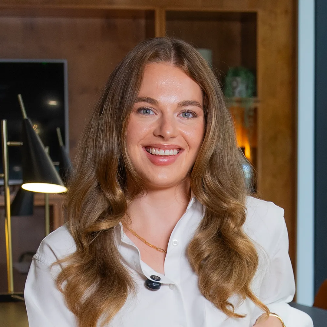 Portrait of Isabella Lee, Founder of Let’s Fearlessly Grow