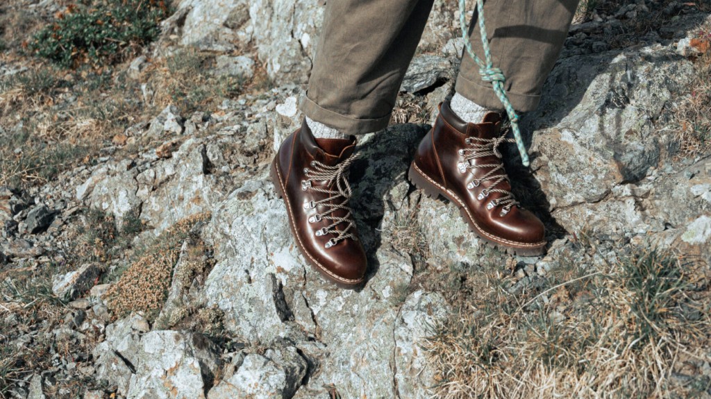 Bottines Paraboot Avoriaz sur un sentier