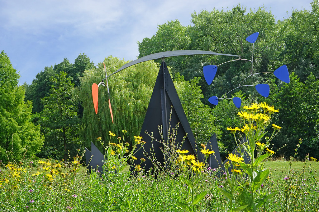 Reims, Croix du Sud, 1969, Alexander Calder © Calder Foundation, New York / Adagp, Paris