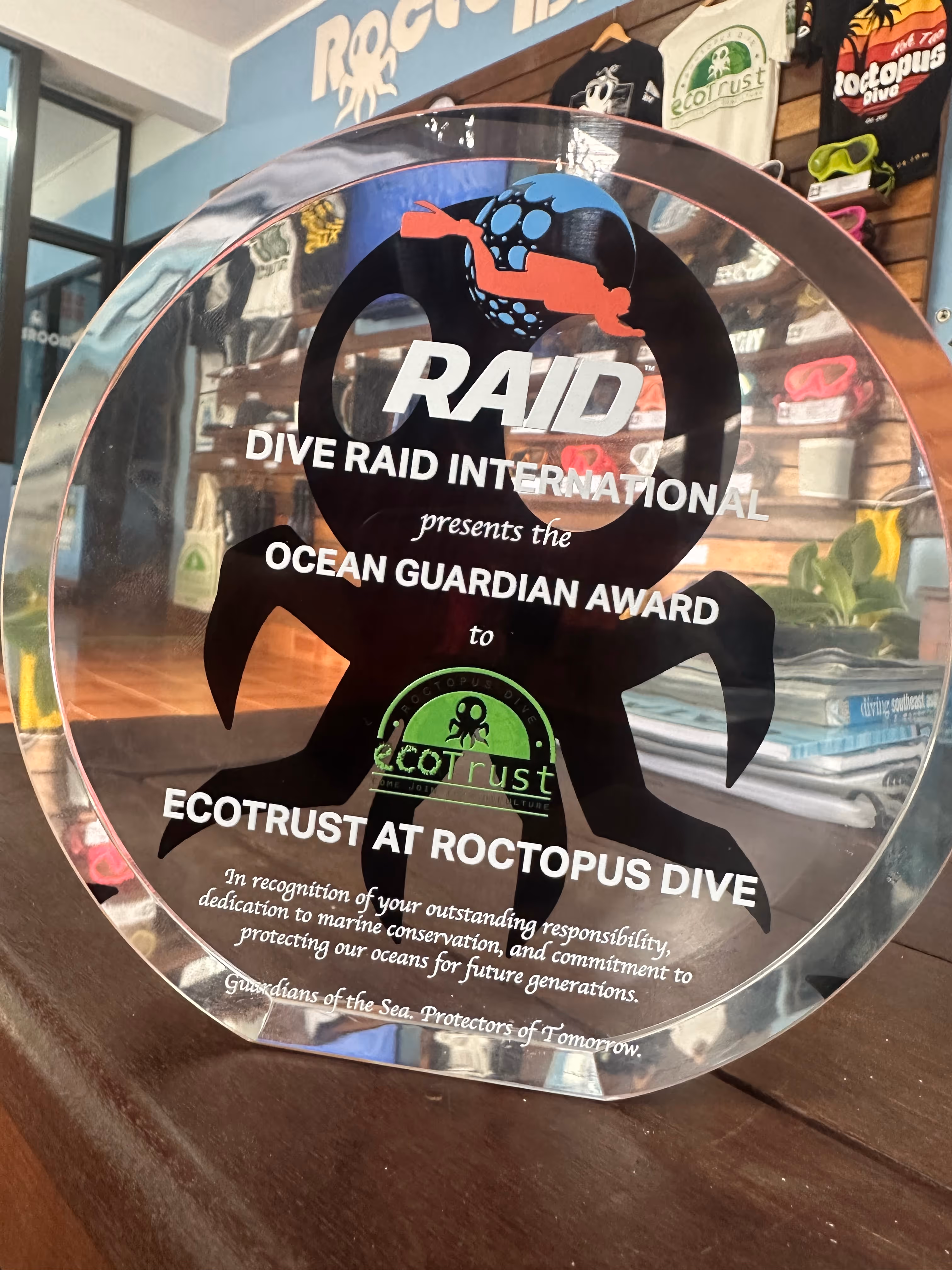 Roctopus Dive Awarded Ocean Guardian Award by Dive RAID International