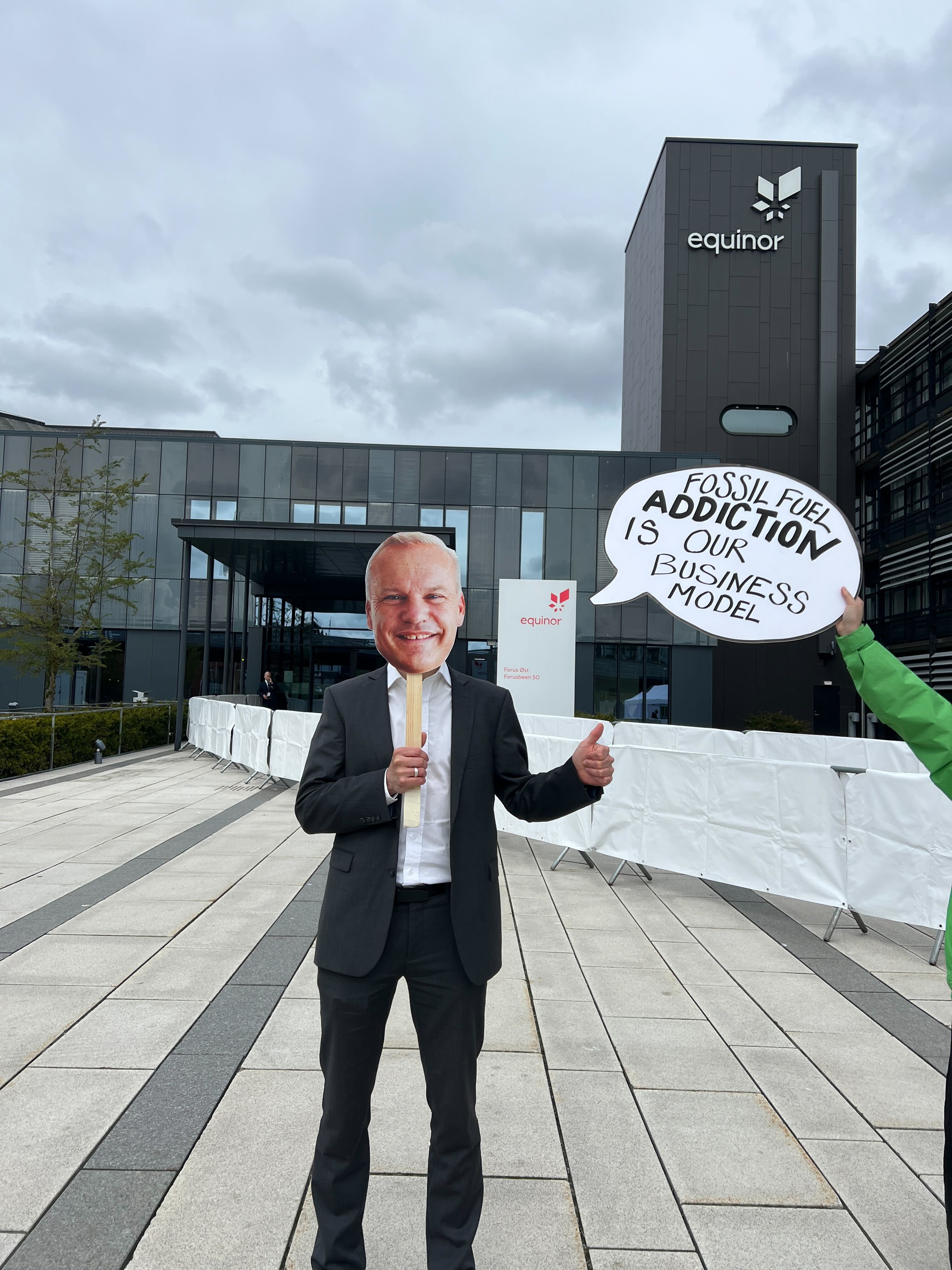 Equinor AGM 2026: Shareholder Pressure Over Climate Targets and Barents Sea Expansion