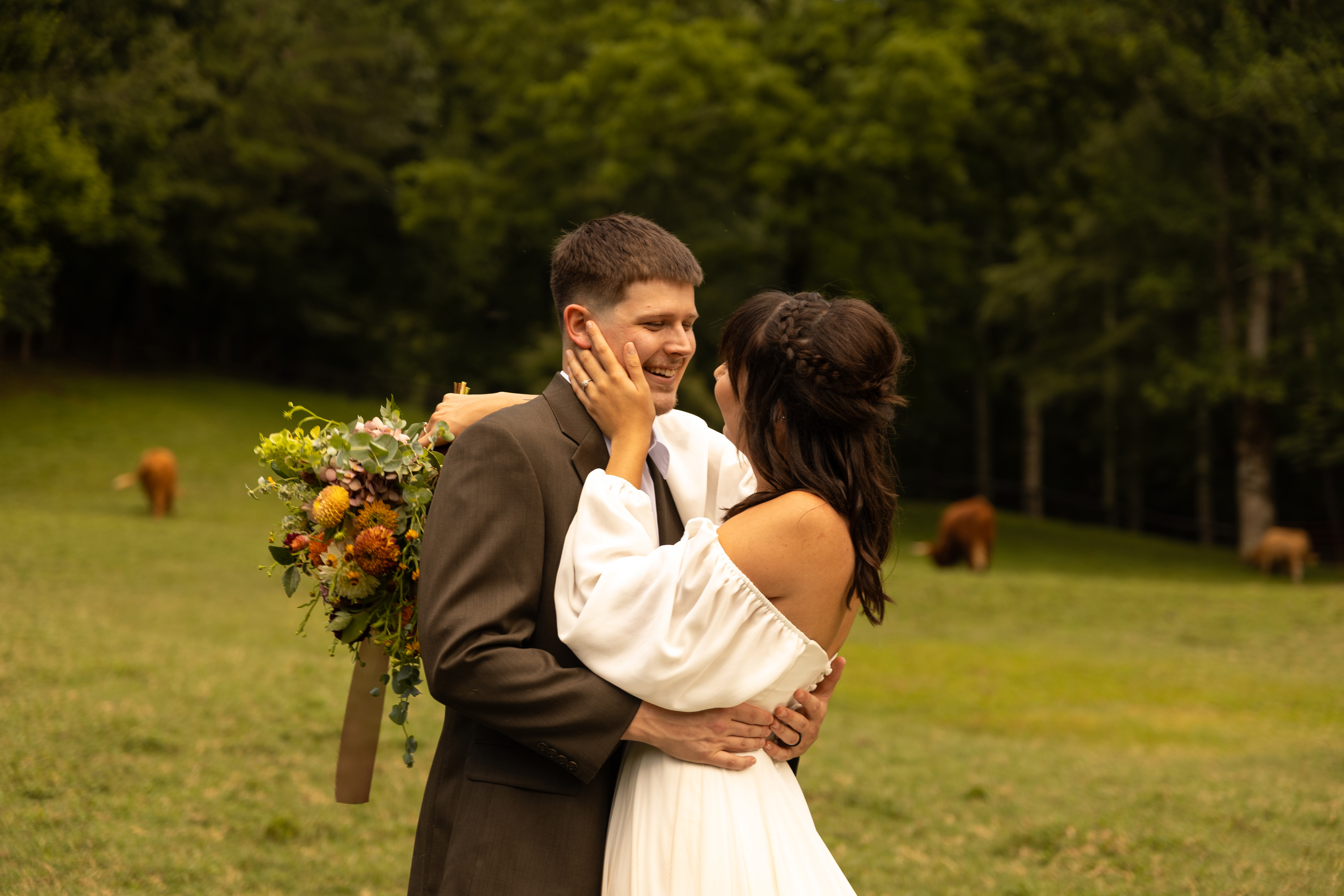 Bride and bridesmaid at Satolah Creek Farm wedding venue in North Georgia