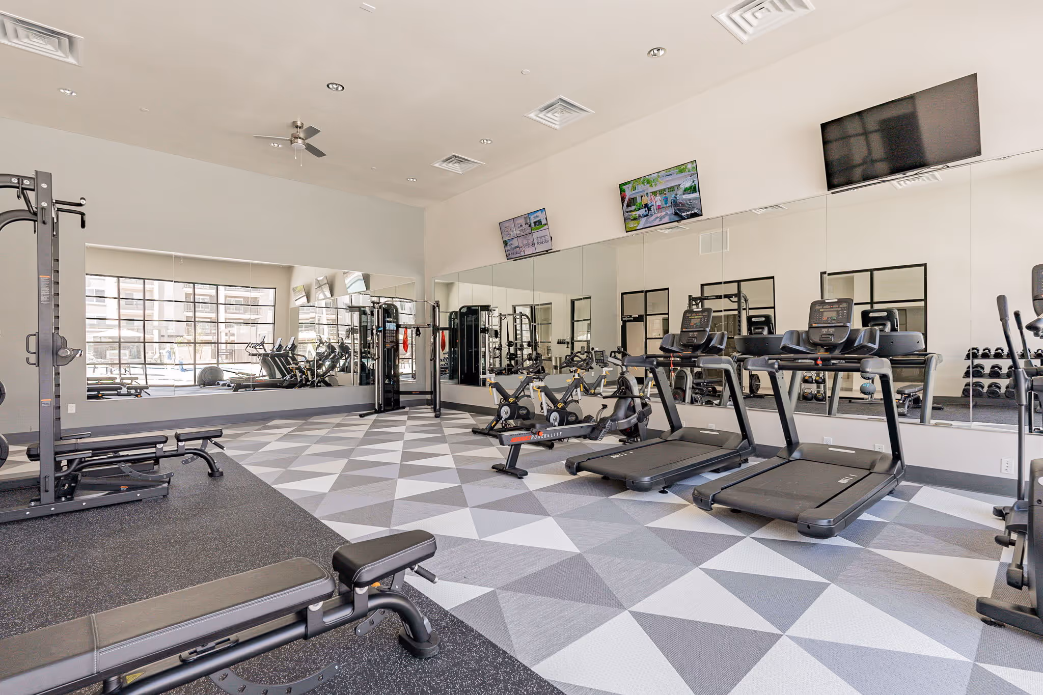 Luxury Apartments in Mesa, The Falls at Crismon Commons Apartments 