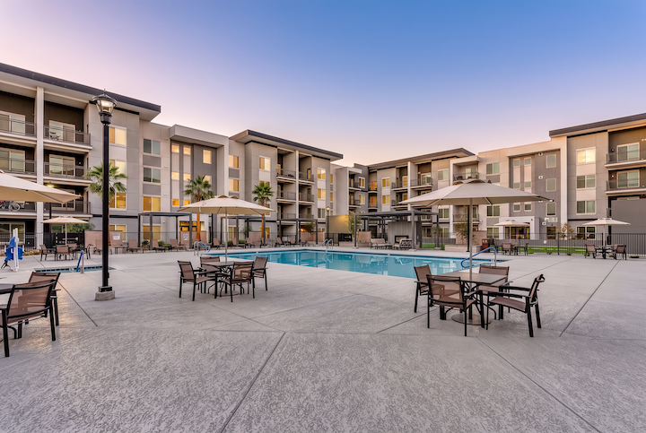 Apartments in Mesa, The Falls at Crismon Commons Apartments 