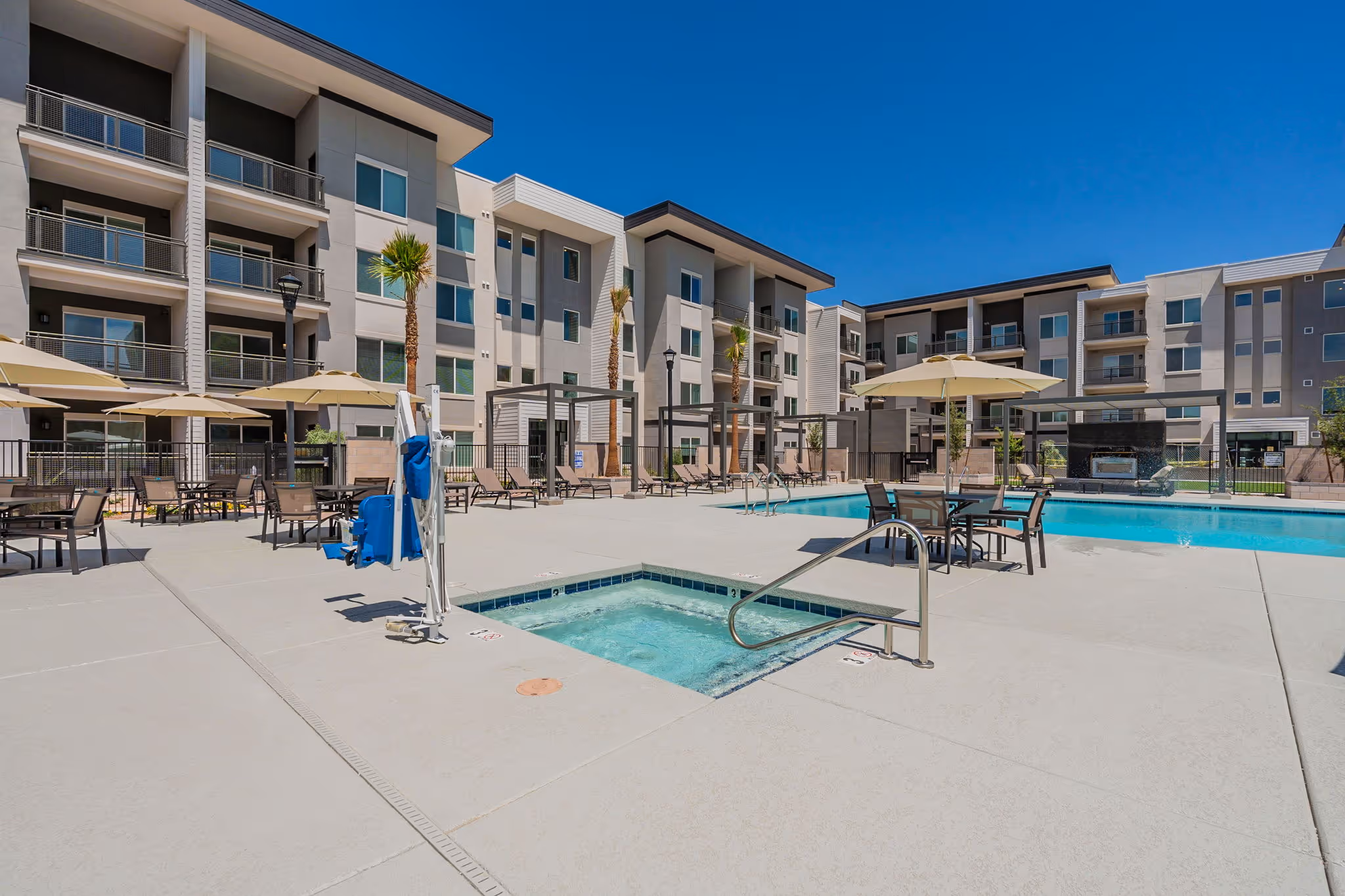 Luxury Apartments in Mesa, The Falls at Crismon Commons Apartments 
