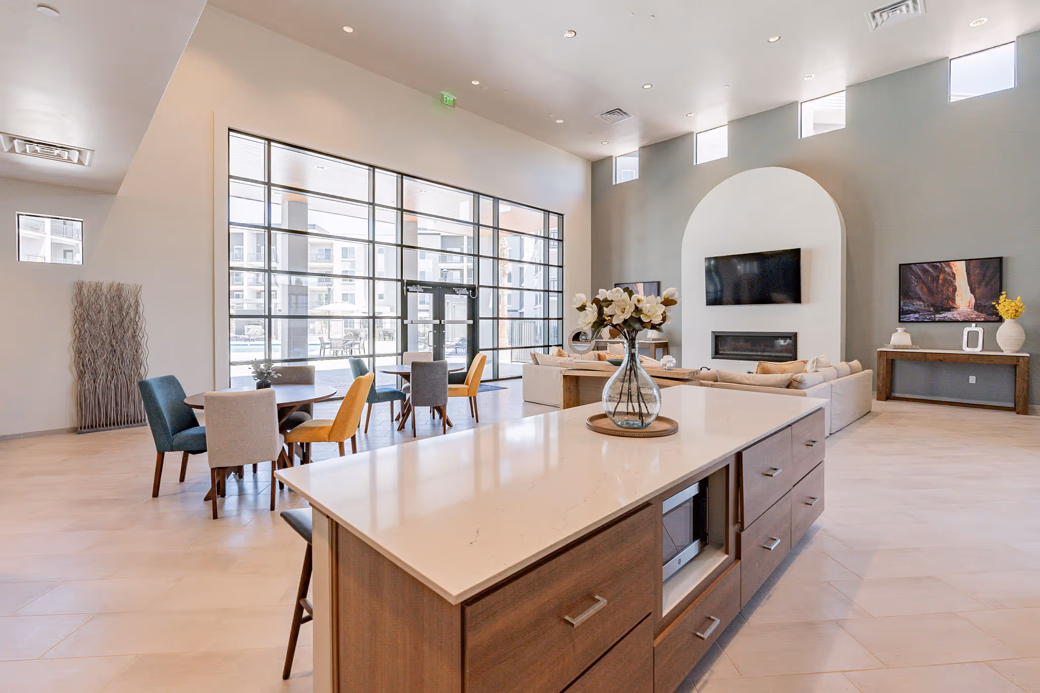 Luxury Apartments in Mesa, The Falls at Crismon Commons Apartments 