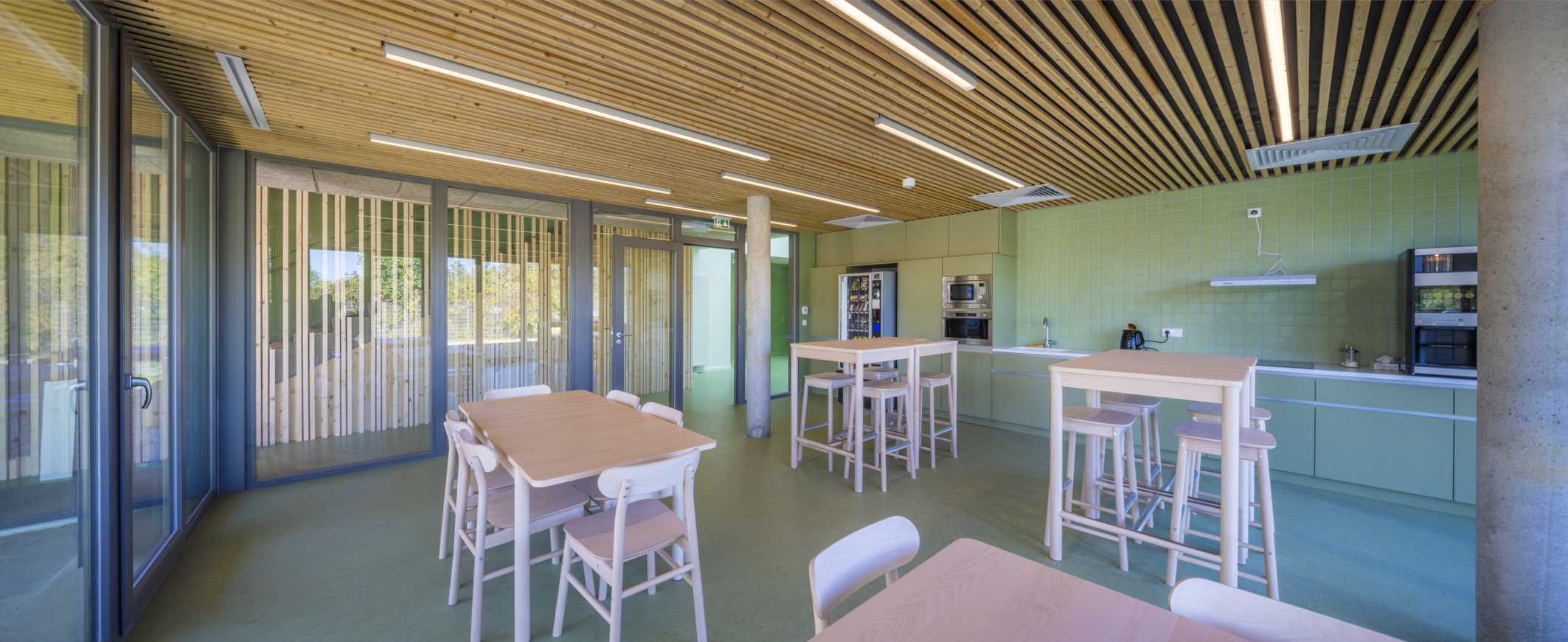 Vestiaire-douche de l'EMS 