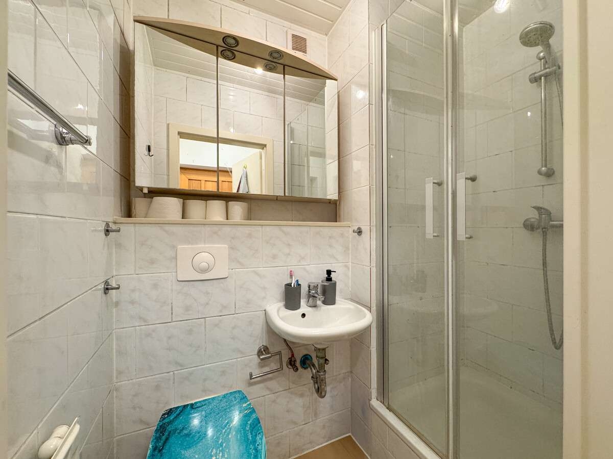 Badezimmer im Erdgeschoss – Mehrfamilienhaus in Worms