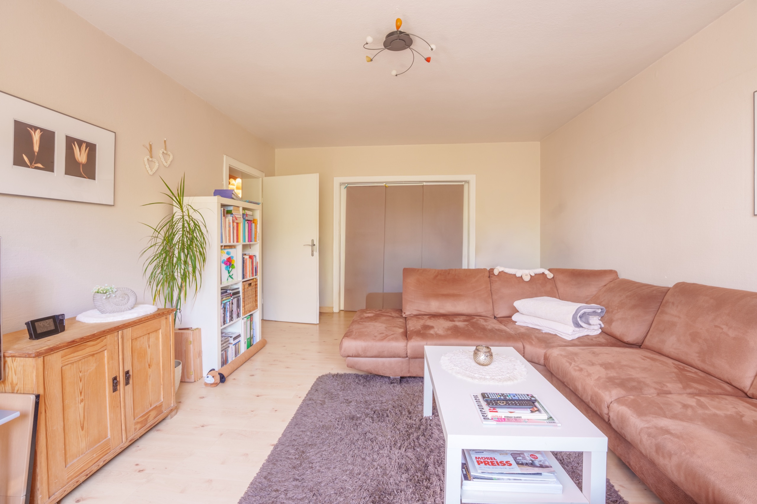 Wohnzimmer im Erdgeschoss – Mehrfamilienhaus in Bad Kreuznach