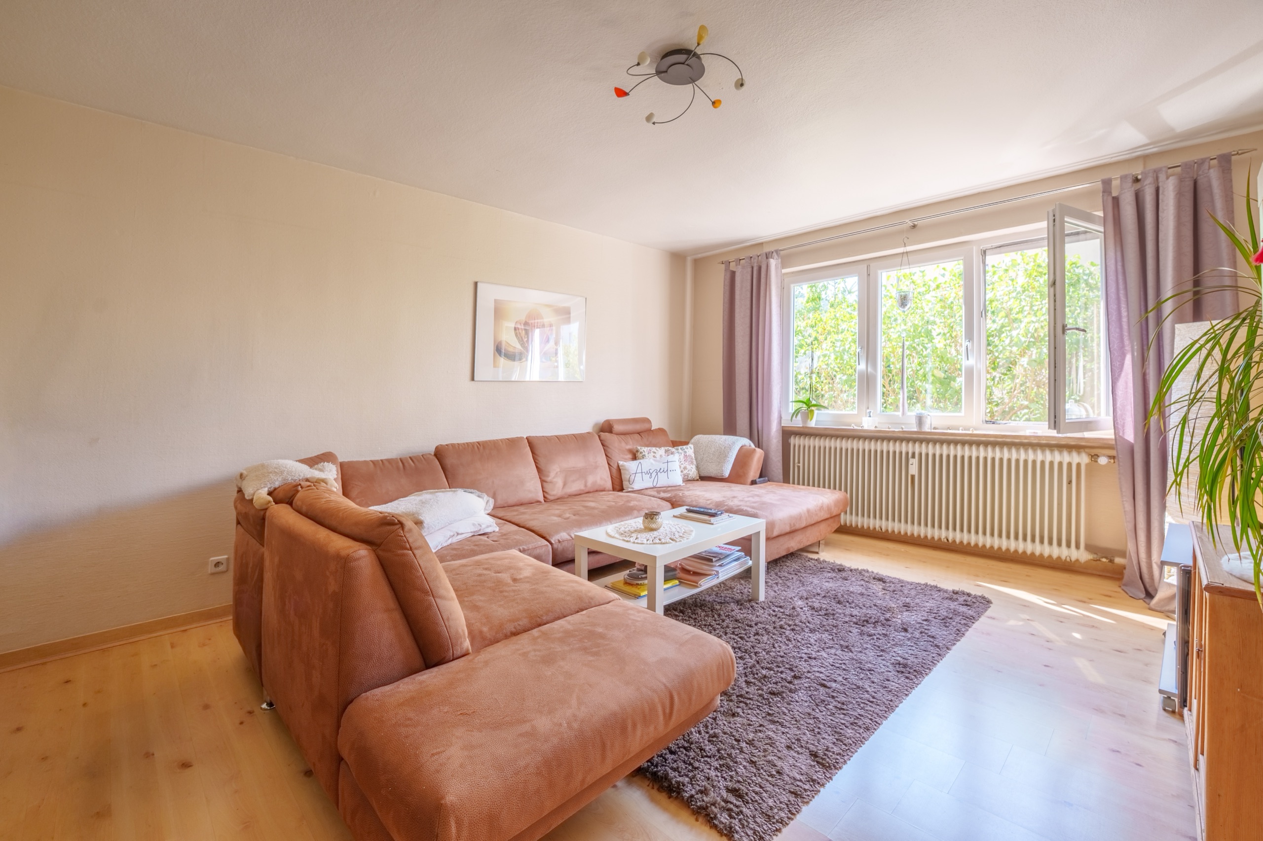 Wohnzimmer im Erdgeschoss – Mehrfamilienhaus in Bad Kreuznach