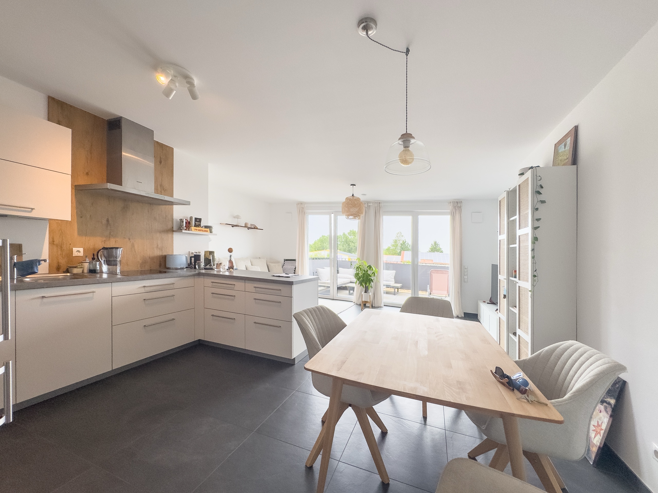 Küche mit Essbereich – Wohnung in Heppenheim
