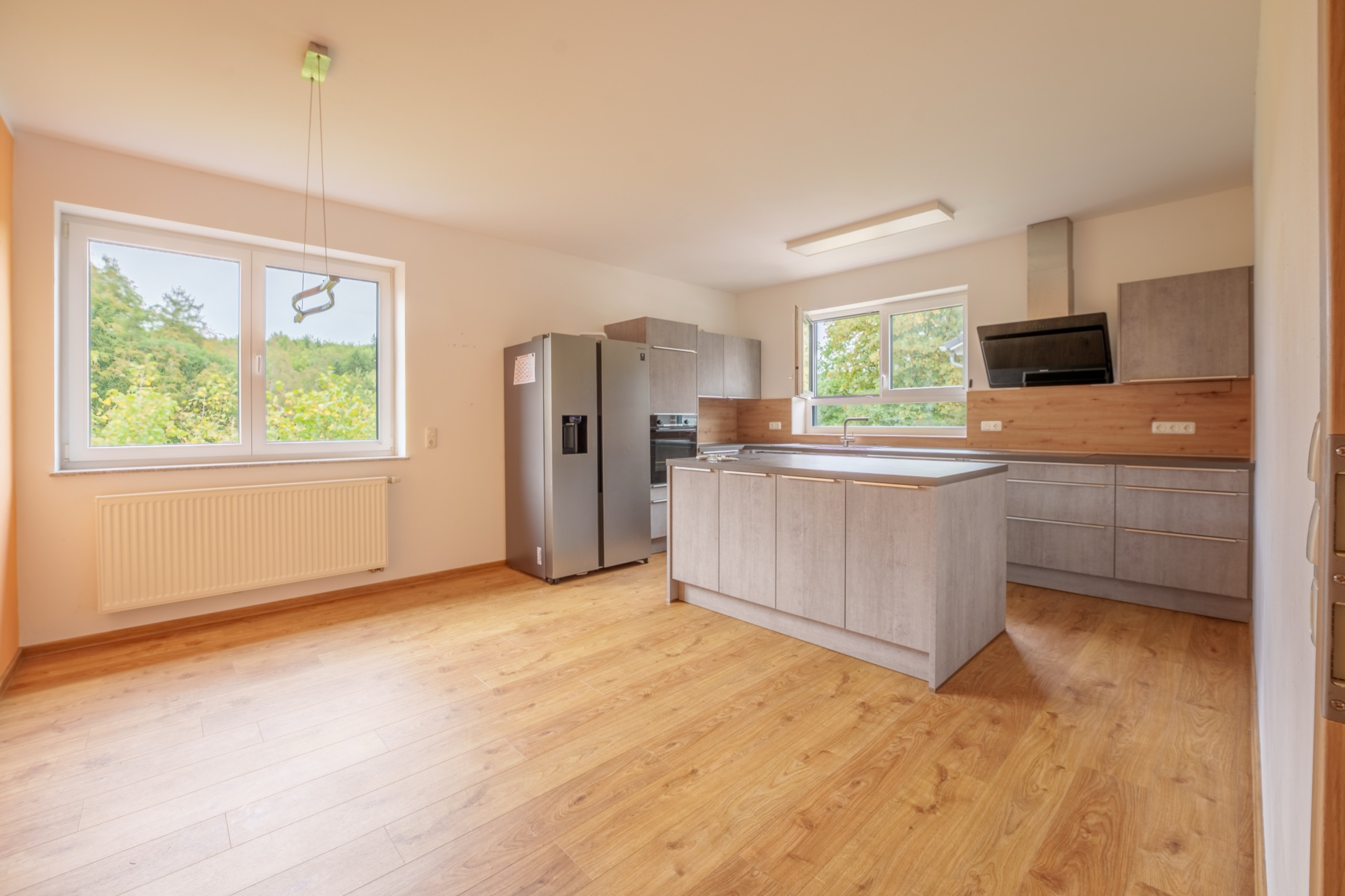Küche und Essbereich im Erdgeschoss – Einfamilienhaus in Wald-Michelbach