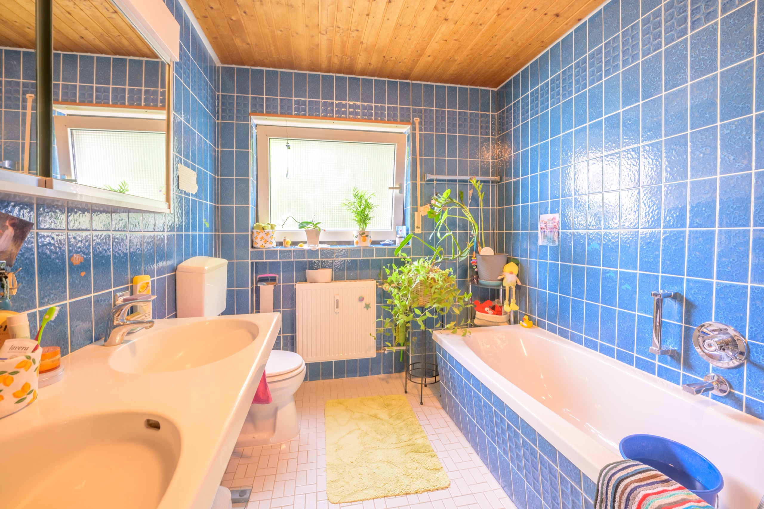Badezimmer im Erdgeschoss – Doppelhaushälfte in Sandhausen
