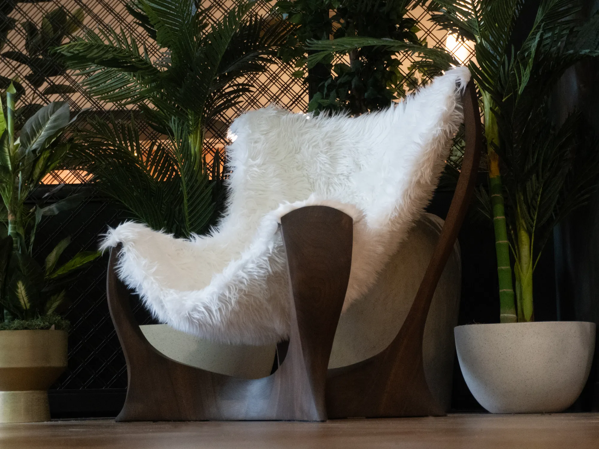 Enclave lounge chair