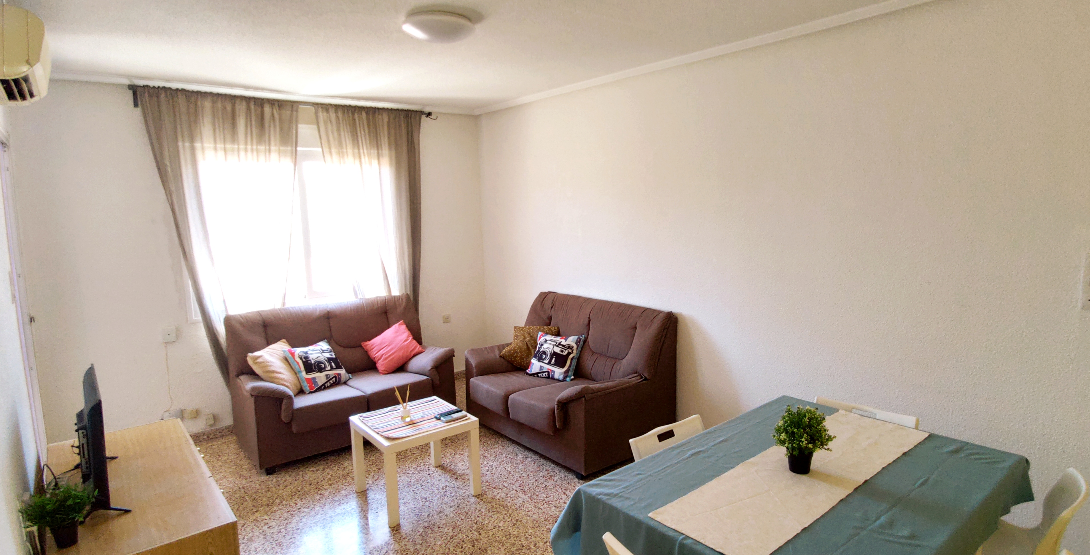 Miguel de Cervantes 5th grade (2) / Single room in a shared apartment