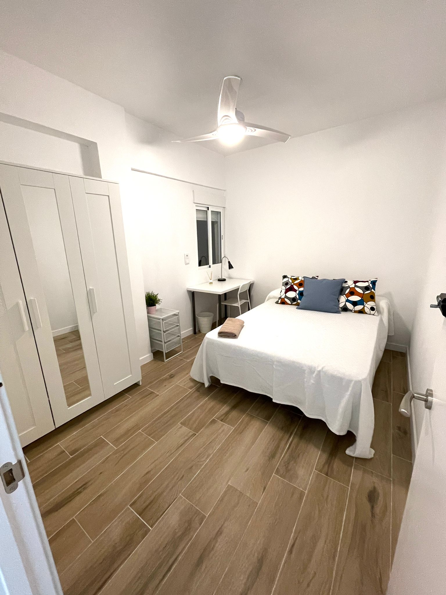 Floridablanca H2 / Single room in a shared apartment