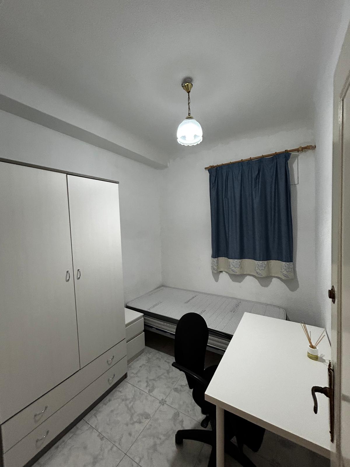 Pico Morrón H1 / Single room in shared apartment