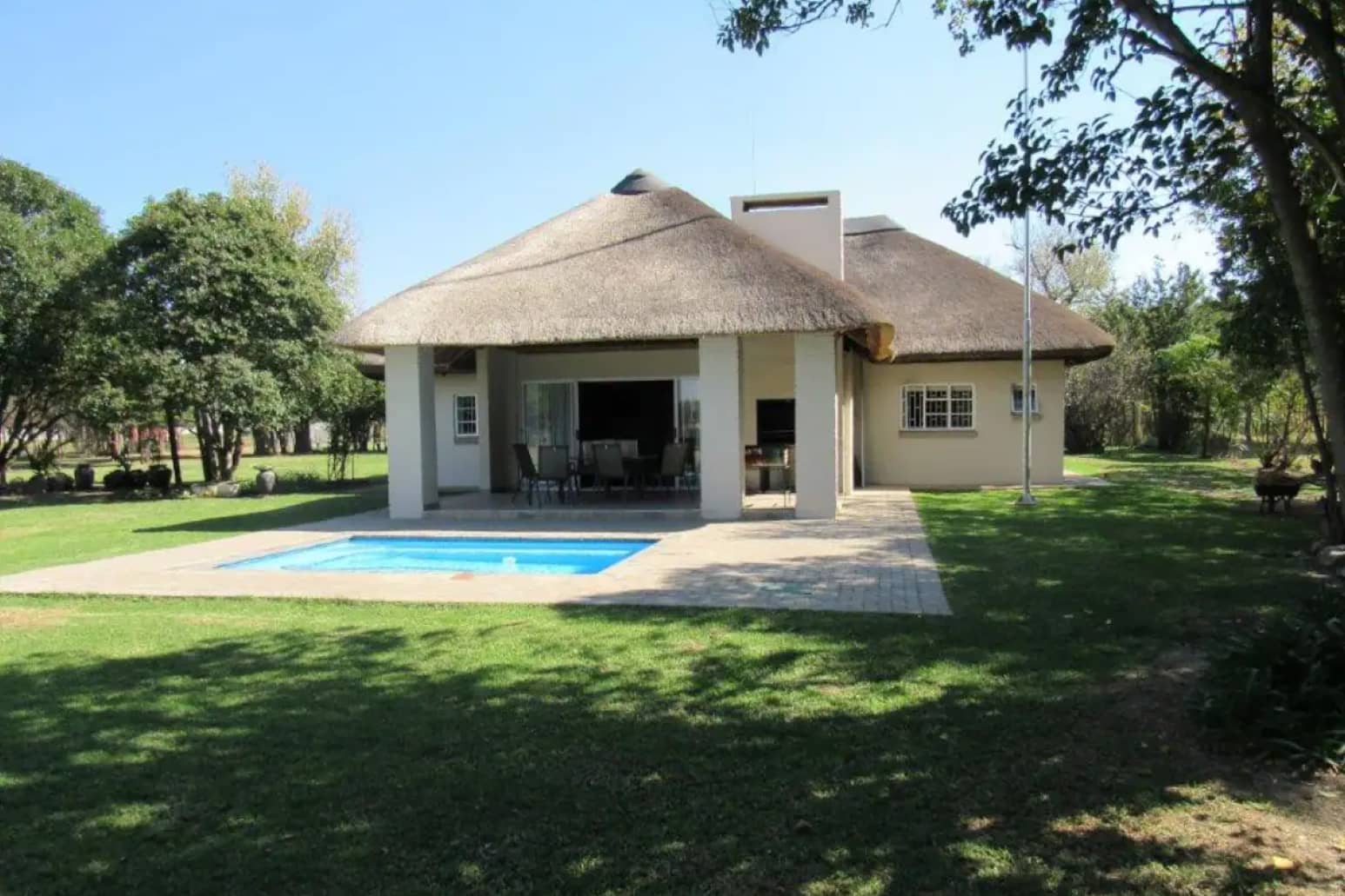 Lions rest on vaal