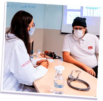 Treinamento prático com paciente simulado
