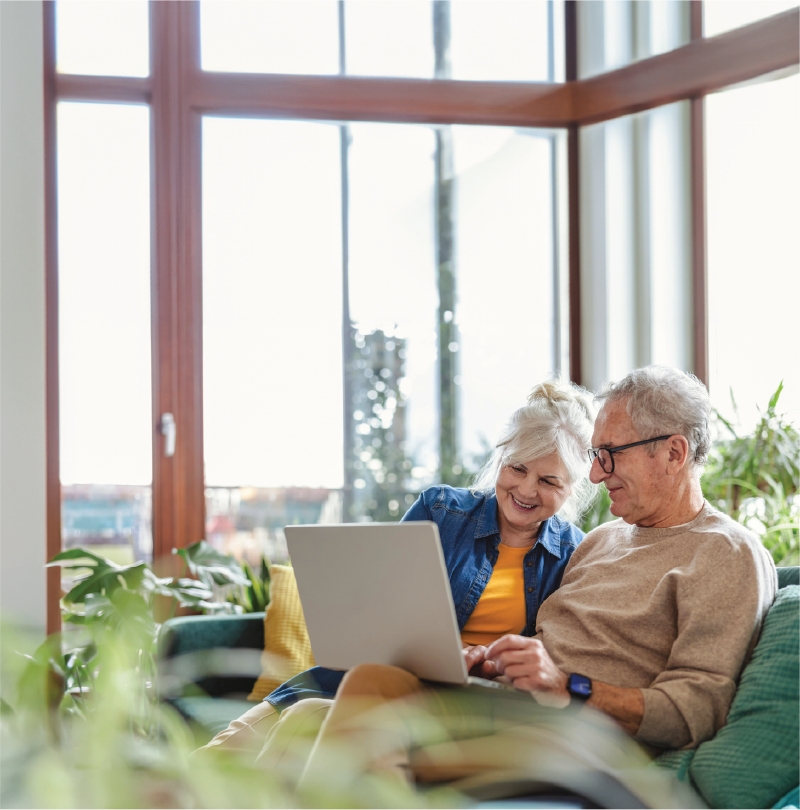 A couple using internet from Vero Fiber