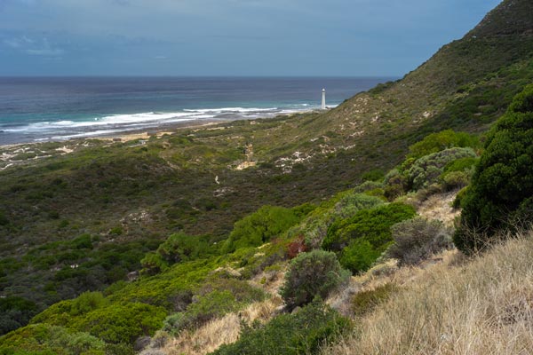 Landschaft mit Slangkop Leuchtturm in Kapstadt