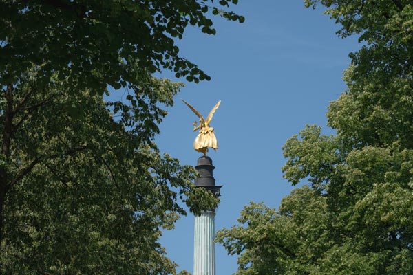 Goldener Engel auf Säule in München