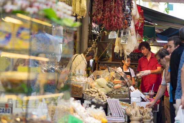 Busy market scene at Kadıköy Çarşı, Istanbul