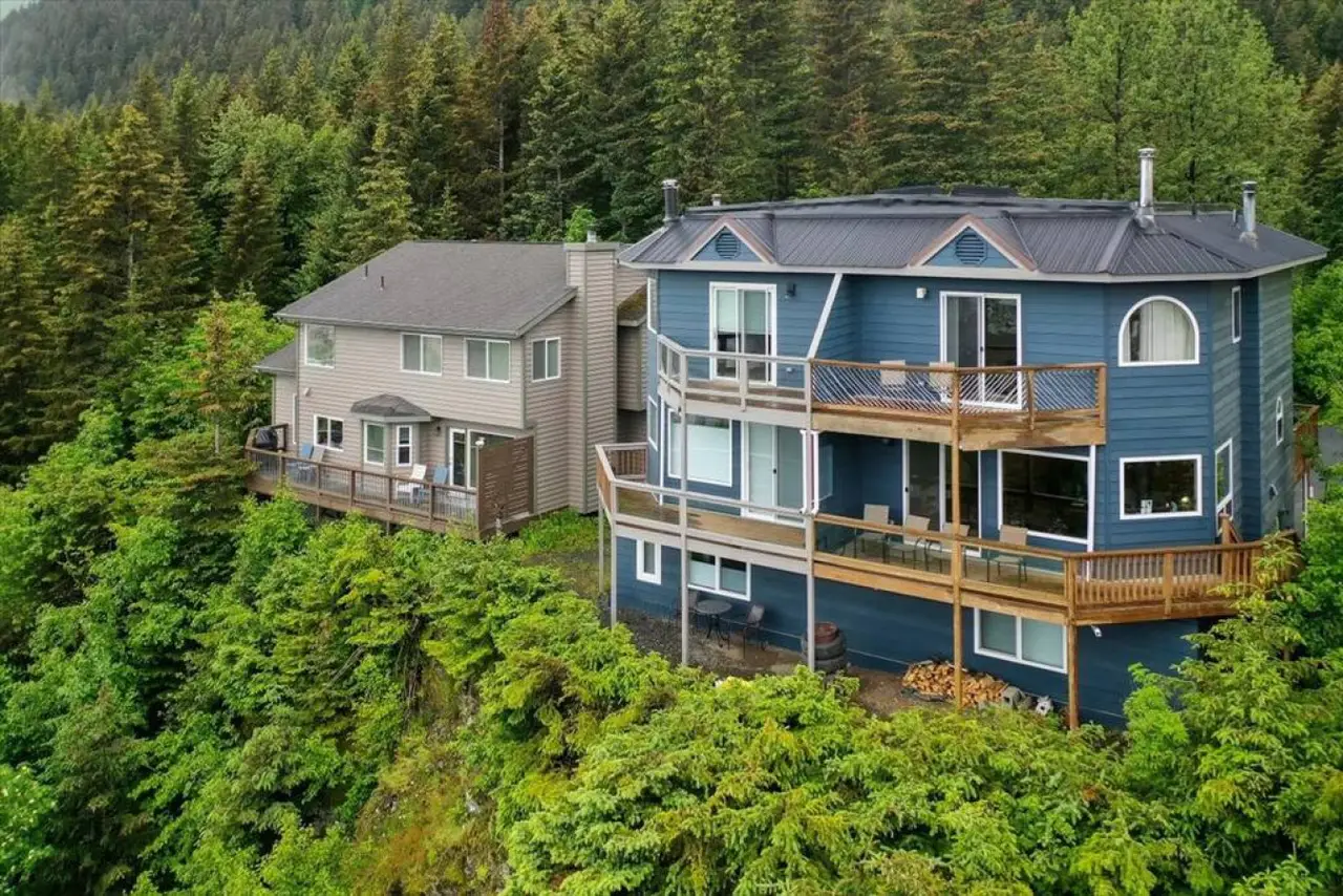 Clifftop Townhouse