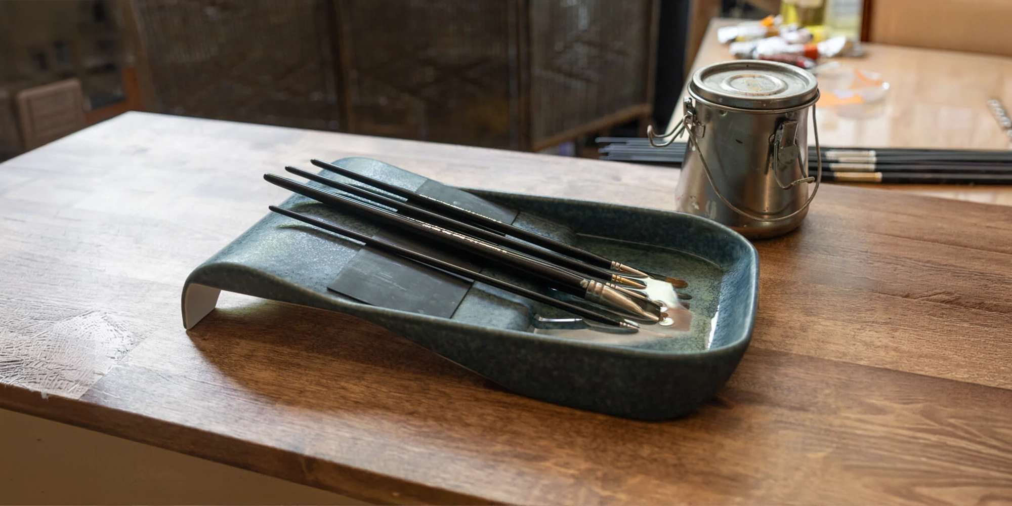 Spitfire Industry designed the Savvy artist's brush tray — a premium heirloom-quality tool for painters that protects and extends the life of fine art brushes.