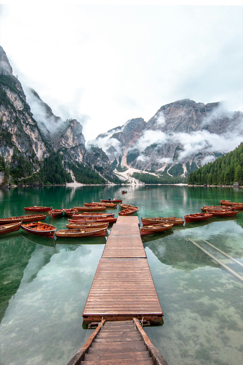 Ein entspannter Wochenendtrip nach Toblach in Südtirol – mit Seen, Natur und gutem Essen. Tipps für Lago di Braies, Dobbiaco und regionale Küche.