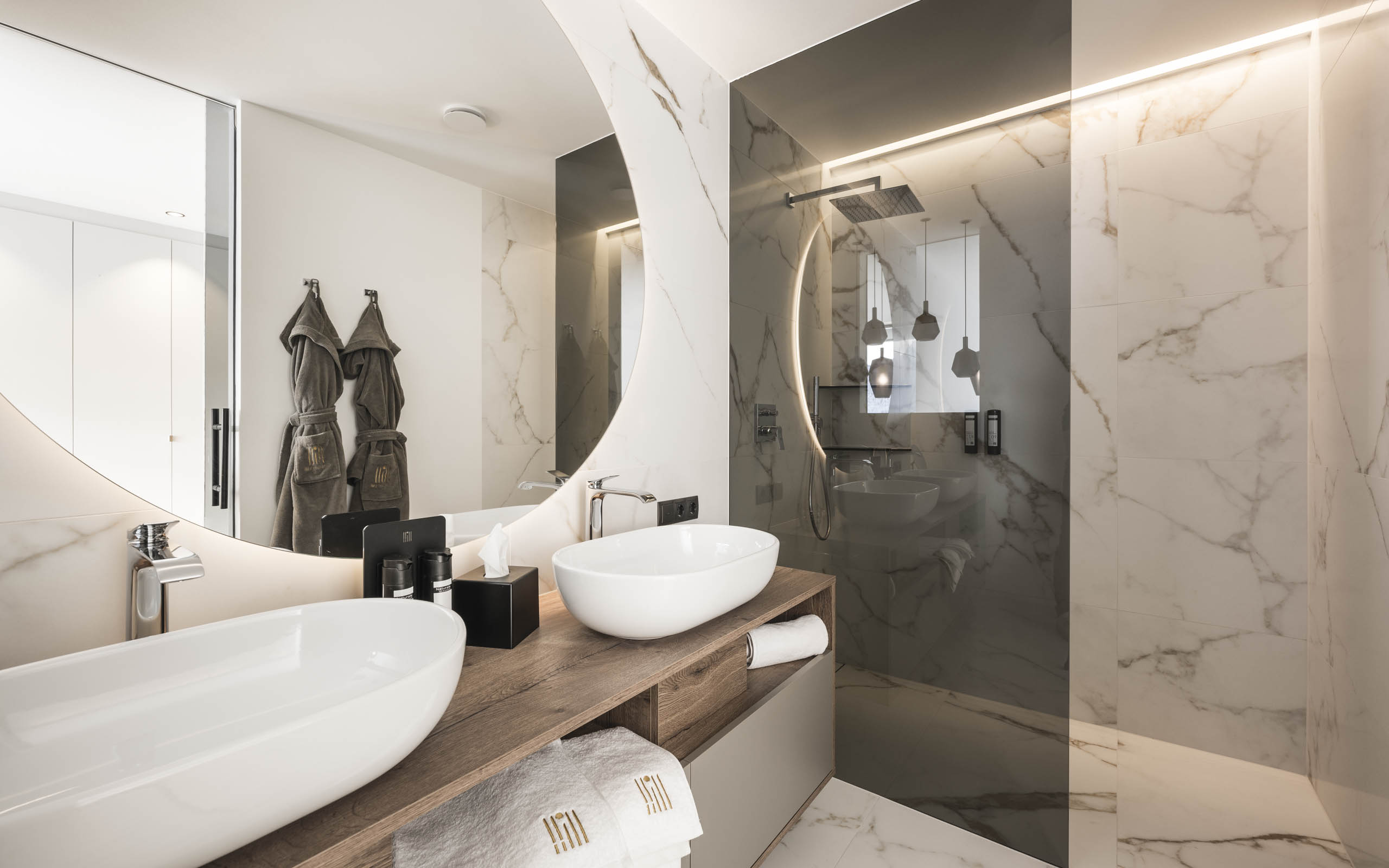 stay in – Golden Hill