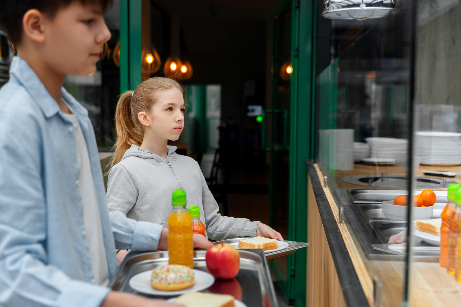 « La prochaine fois, je demanderai moins » : dans cette cantine scolaire, l’IA réduit le gaspillage