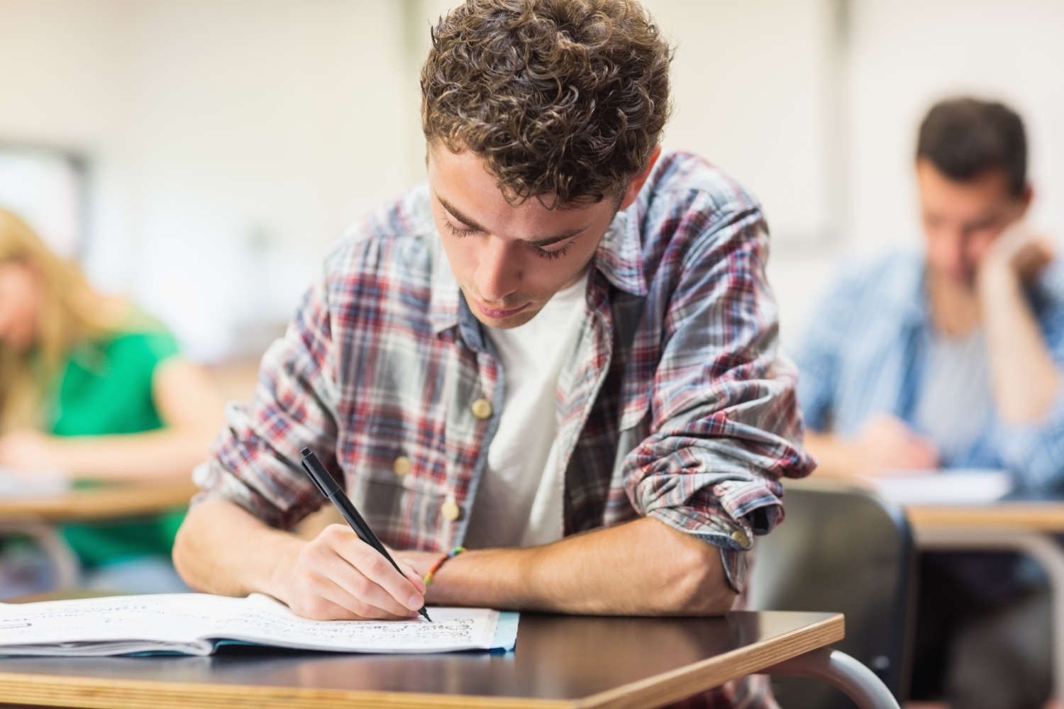 Trois candidats en master sur quatre ont eu leur bac avec mention