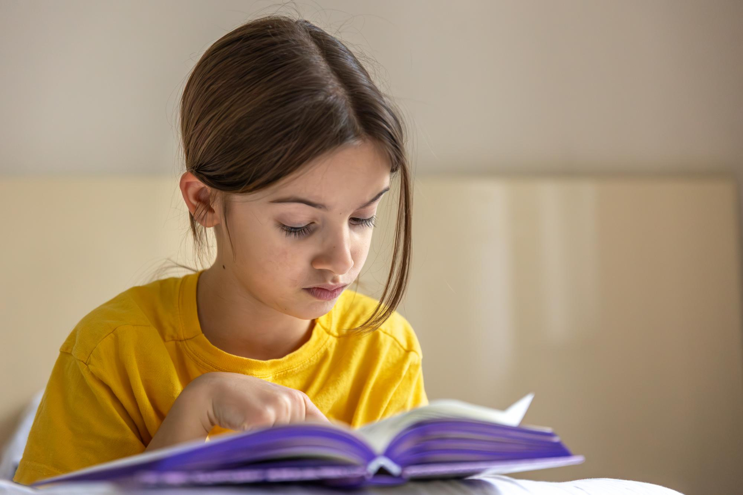 Comment comprendre la baisse en lecture des élèves français au test Pisa ? Les pistes des experts