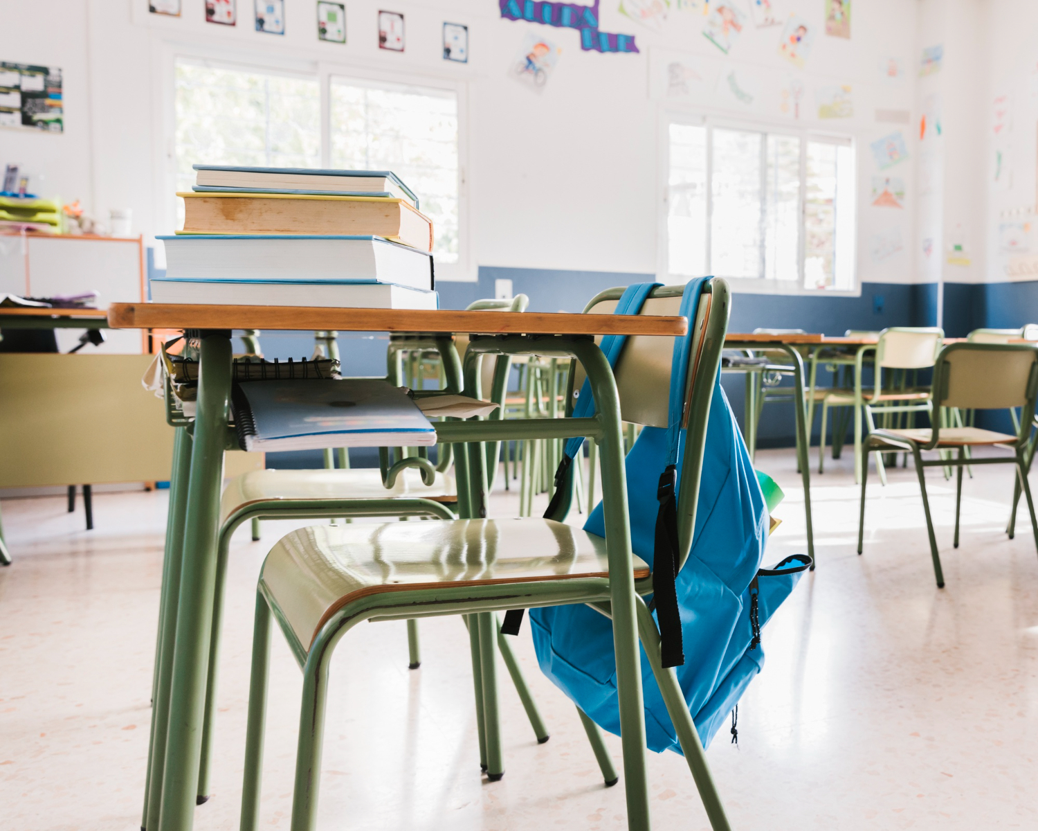 Rénovation des écoles : le « chantier du siècle » accumule du retard faute de moyens