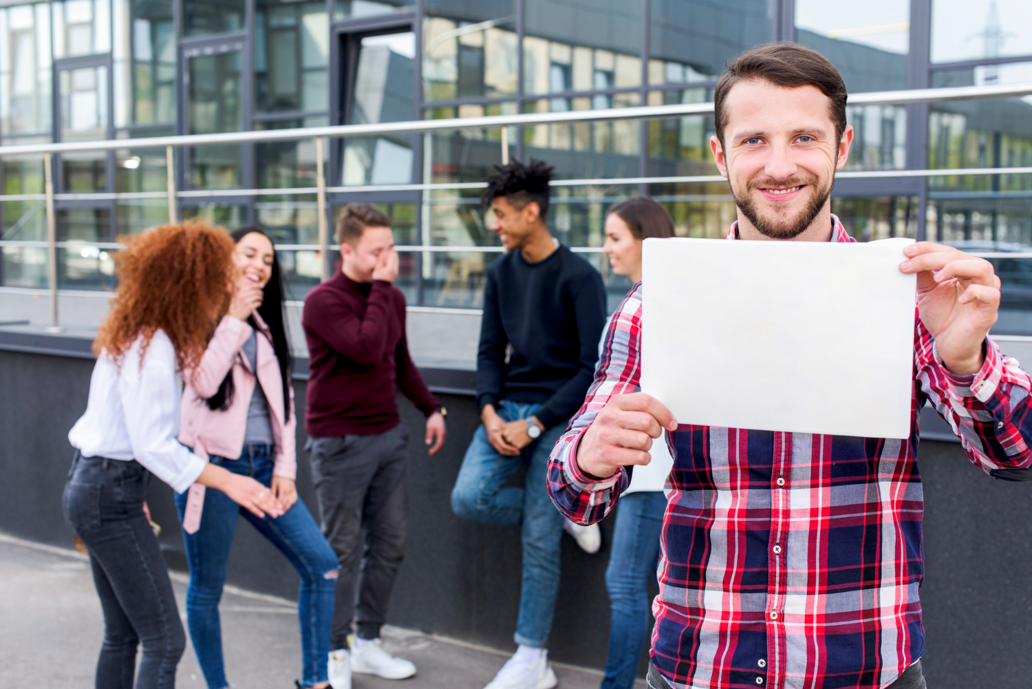 Publicité auprès des lycéens et étudiants en 2026 : où les toucher vraiment ?