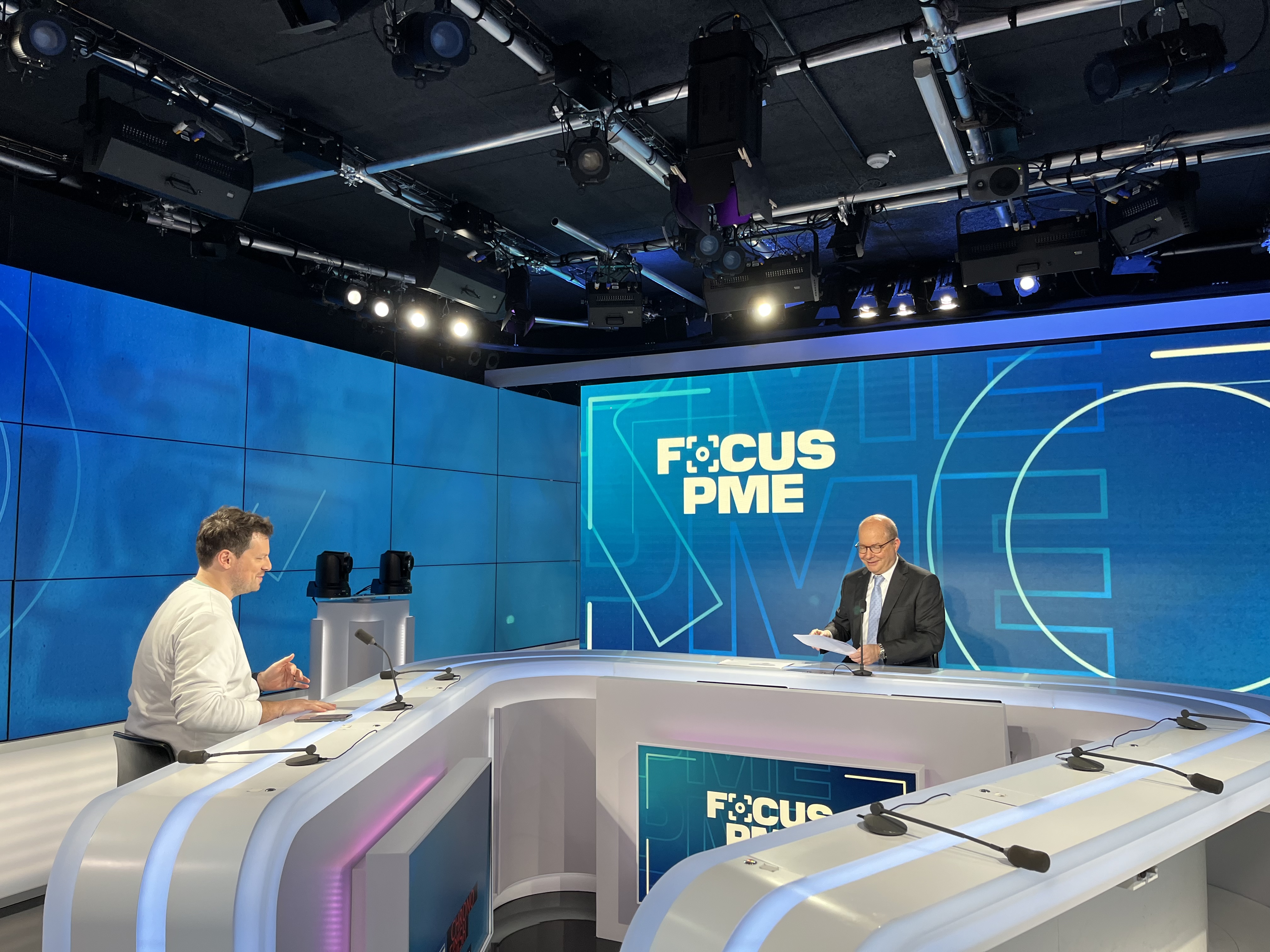 one-business-school-logo