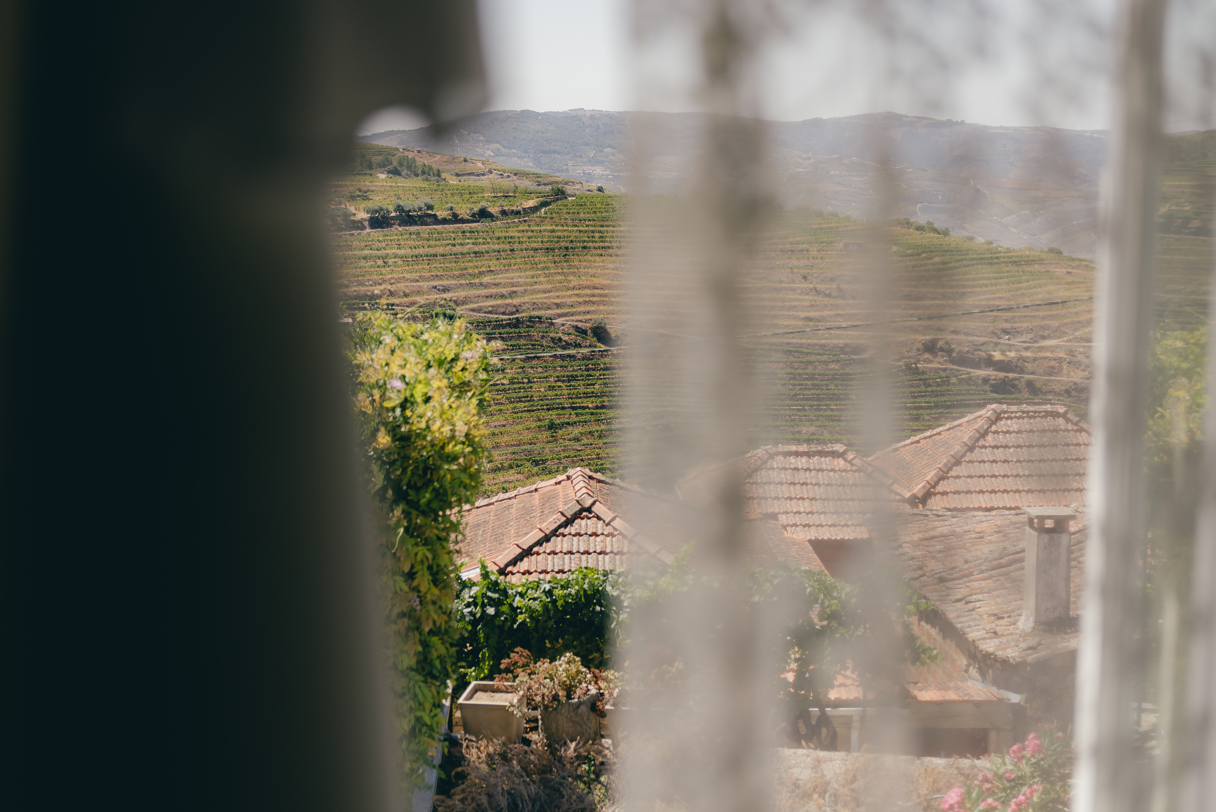 Vorbereitungen am Hochzeitsmorgen von Melissa und Anders im Douro-Tal