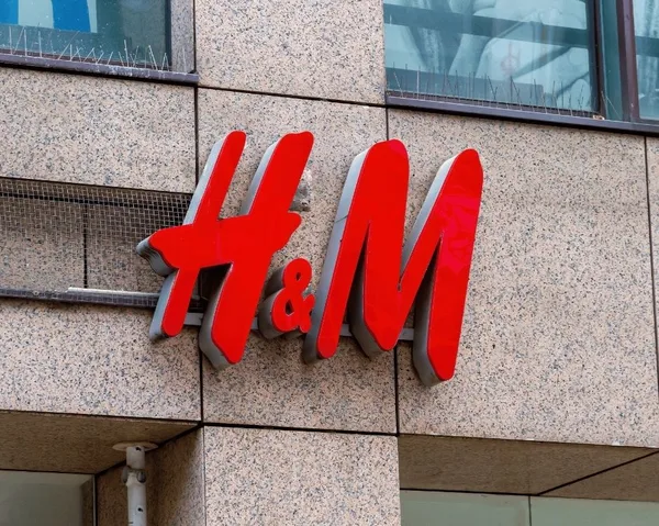 Claim your carer discount from H&M UK
