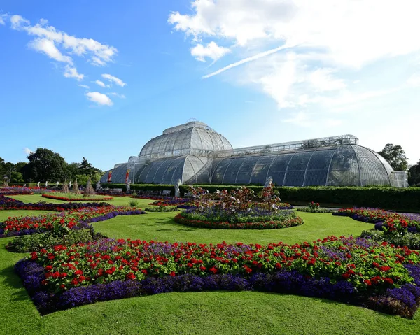Claim your Carers discount from Kew Gardens