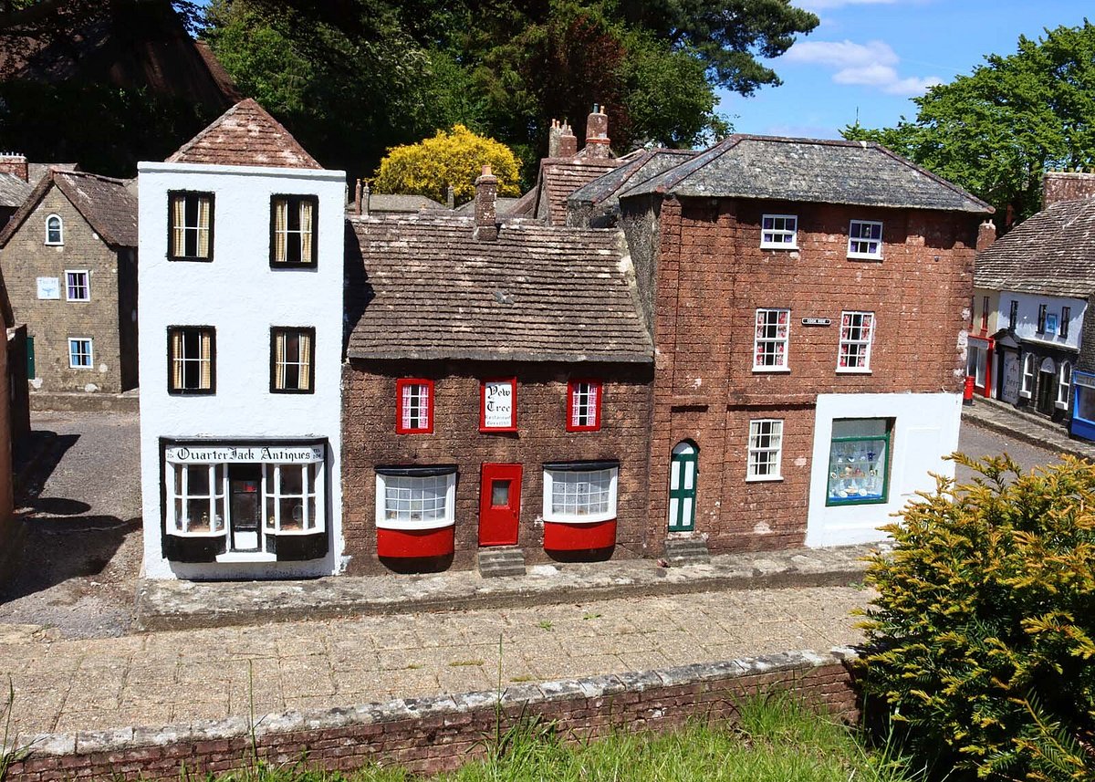 Claim your carer discount from Wimborne Model Town and Gardens