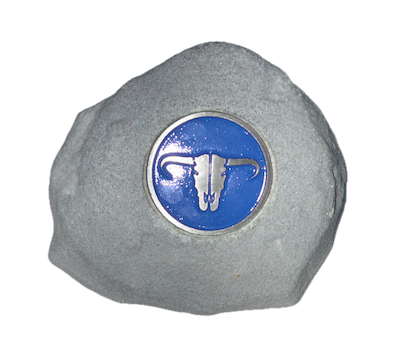 faux rock tee marker with cast metal medallion inlay 