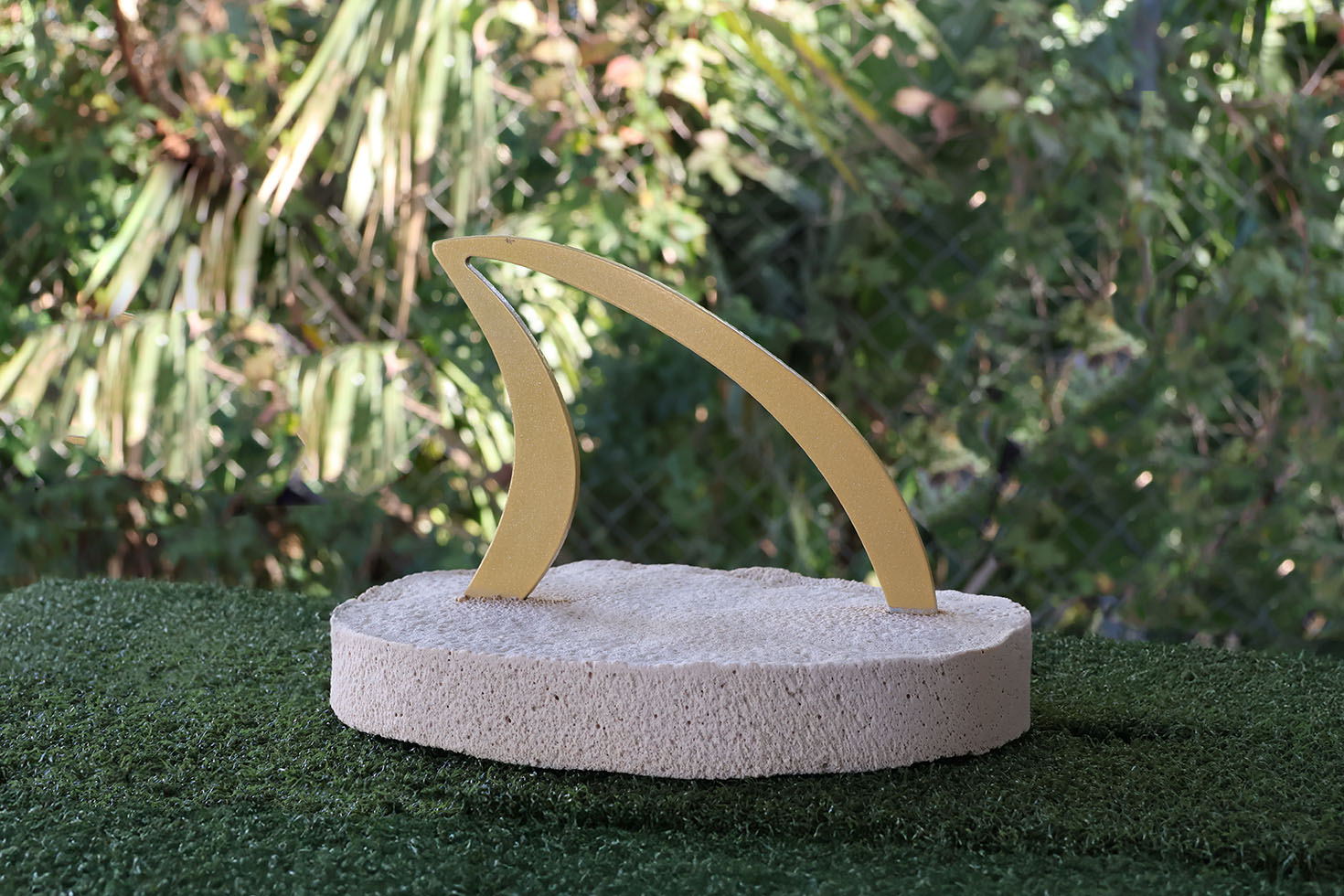 resin and aluminum logo tee marker