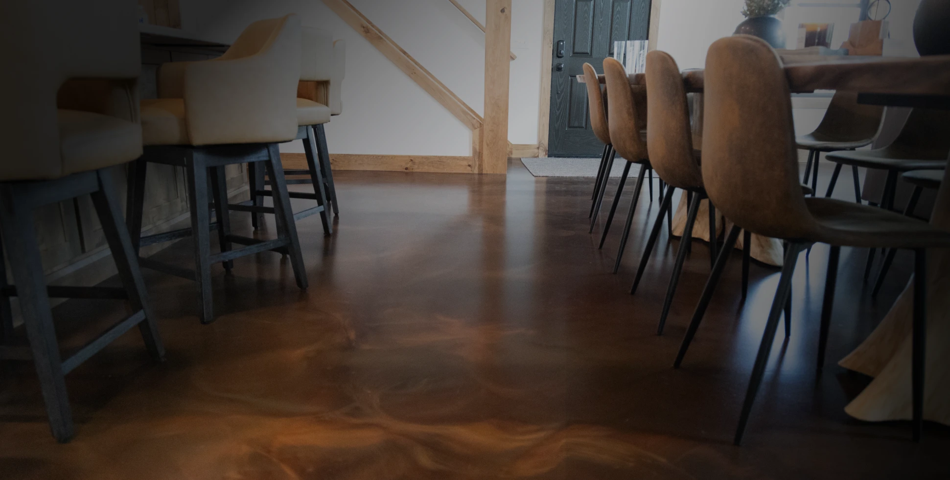 beautiful floor coating in dining room